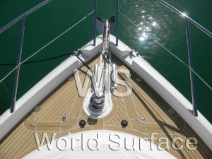 Synthetic Yacht Decking with White Caulklines on 75′ Sunseeker